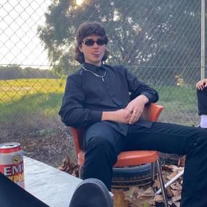 Meet your Posher, Rhedyn